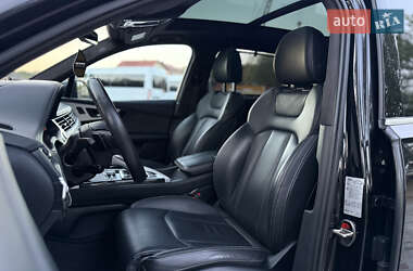 Внедорожник / Кроссовер Audi Q7 2016 в 