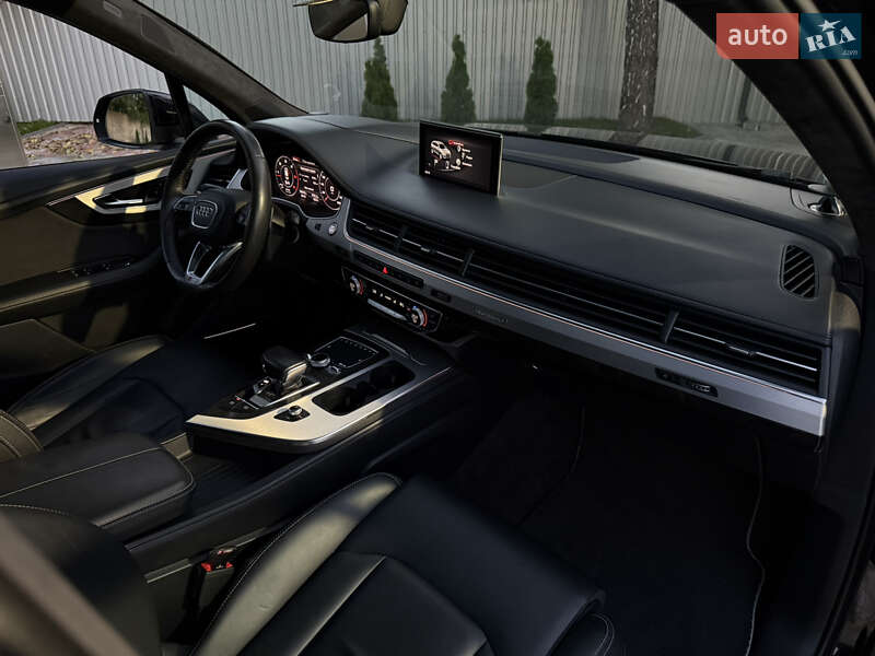 Внедорожник / Кроссовер Audi Q7 2016 в Ровно