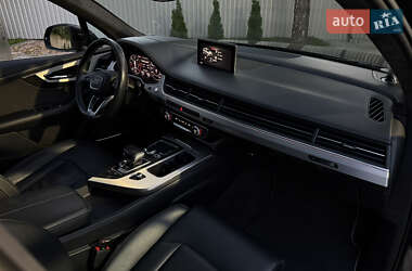Внедорожник / Кроссовер Audi Q7 2016 в 