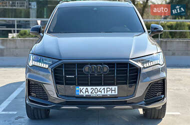 Внедорожник / Кроссовер Audi Q7 2019 в 