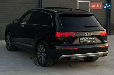 Внедорожник / Кроссовер Audi Q7 2017 в 