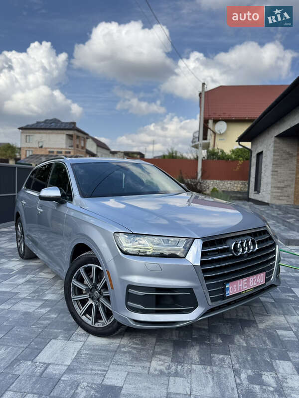 Позашляховик / Кросовер Audi Q7 2016 в 