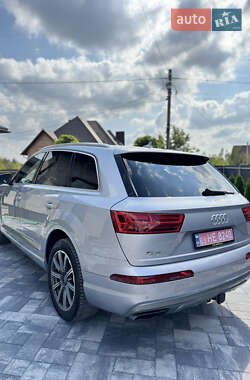 Позашляховик / Кросовер Audi Q7 2016 в 