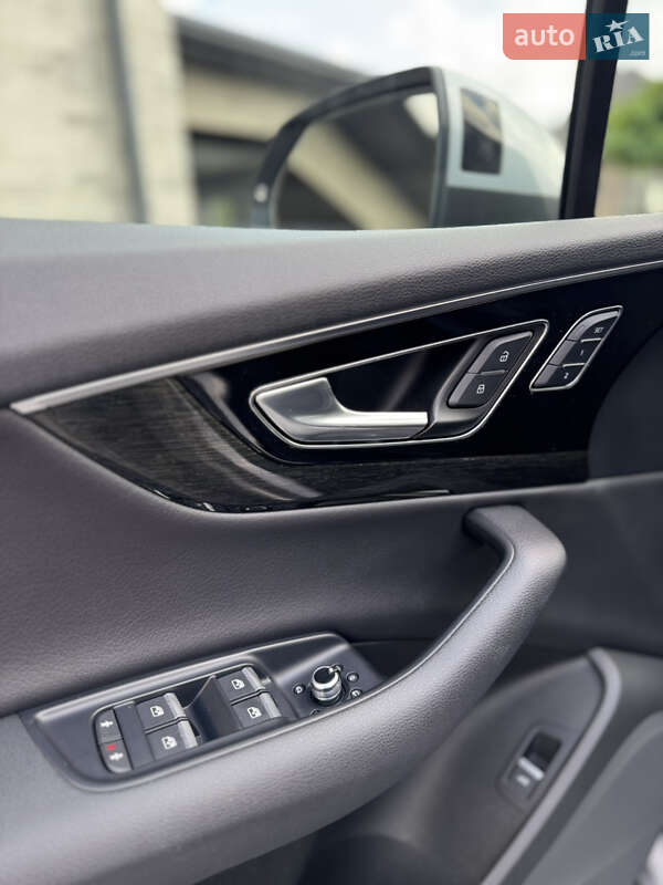 Внедорожник / Кроссовер Audi Q7 2016 в Тернополе