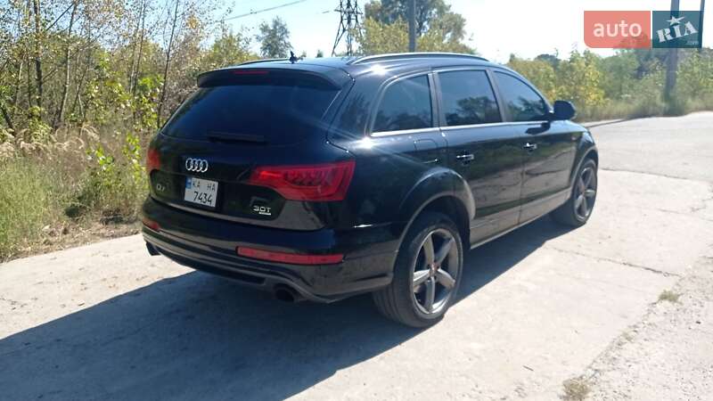 Позашляховик / Кросовер Audi Q7 2015 в Києві