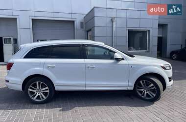 Внедорожник / Кроссовер Audi Q7 2015 в 