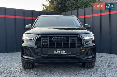 Позашляховик / Кросовер Audi Q7 2023 в 