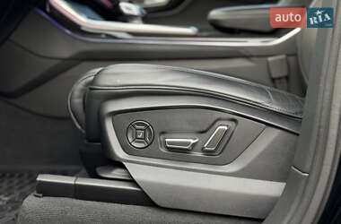 Позашляховик / Кросовер Audi Q7 2023 в 