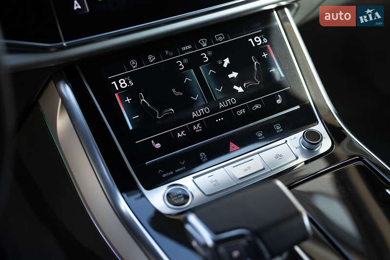 Позашляховик / Кросовер Audi Q7 2022 в Львові