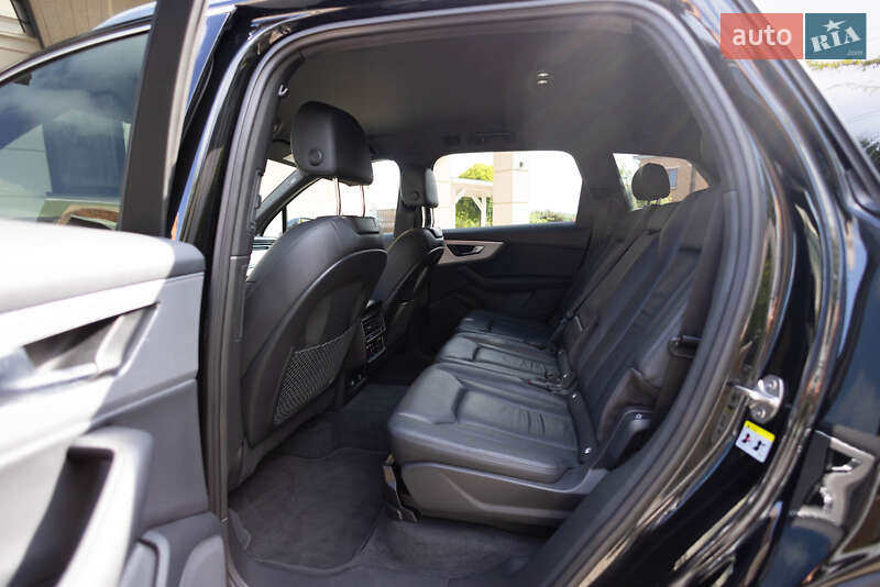 Позашляховик / Кросовер Audi Q7 2022 в Львові