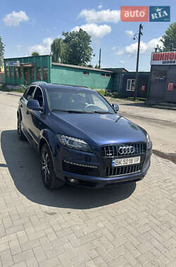 Позашляховик / Кросовер Audi Q7 2009 в 