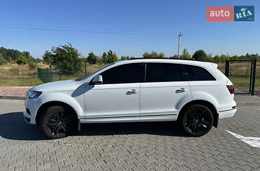 Внедорожник / Кроссовер Audi Q7 2015 в 