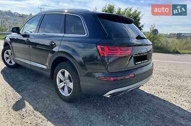 Внедорожник / Кроссовер Audi Q7 2016 в 