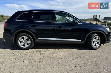 Внедорожник / Кроссовер Audi Q7 2016 в 