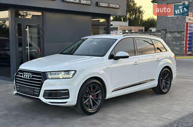 Позашляховик / Кросовер Audi Q7 2015 в 