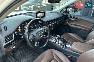 Позашляховик / Кросовер Audi Q7 2015 в 