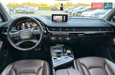 Позашляховик / Кросовер Audi Q7 2015 в 