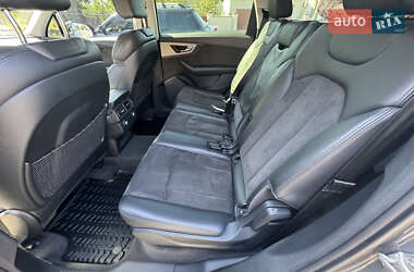 Внедорожник / Кроссовер Audi Q7 2016 в 