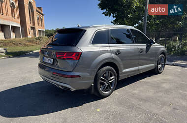 Внедорожник / Кроссовер Audi Q7 2016 в 