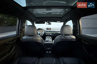 Позашляховик / Кросовер Audi Q7 2016 в 