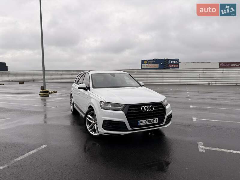 Позашляховик / Кросовер Audi Q7 2016 в Сиховому