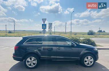Позашляховик / Кросовер Audi Q7 2010 в 