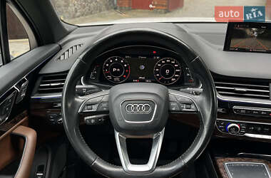 Внедорожник / Кроссовер Audi Q7 2017 в 