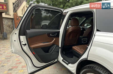 Внедорожник / Кроссовер Audi Q7 2017 в 