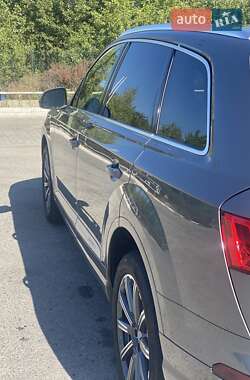 Внедорожник / Кроссовер Audi Q7 2017 в 