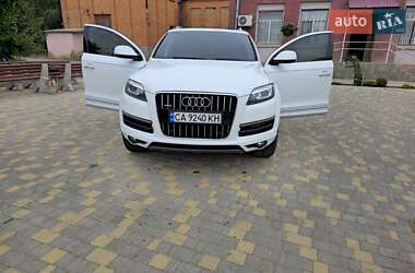 Внедорожник / Кроссовер Audi Q7 2015 в 