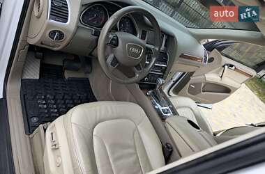 Внедорожник / Кроссовер Audi Q7 2015 в 