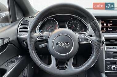 Позашляховик / Кросовер Audi Q7 2013 в 