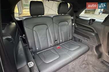 Позашляховик / Кросовер Audi Q7 2013 в 