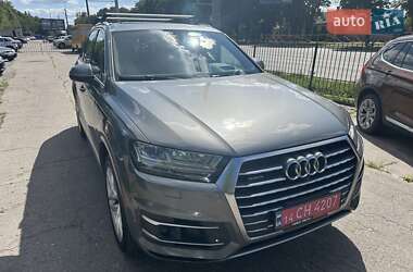 Позашляховик / Кросовер Audi Q7 2016 в 