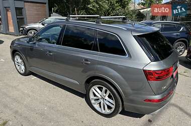 Позашляховик / Кросовер Audi Q7 2016 в 