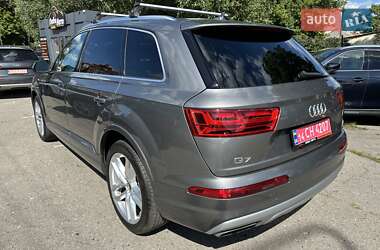 Позашляховик / Кросовер Audi Q7 2016 в 