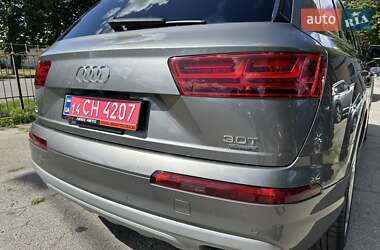 Позашляховик / Кросовер Audi Q7 2016 в 