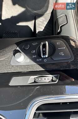 Позашляховик / Кросовер Audi Q7 2016 в 