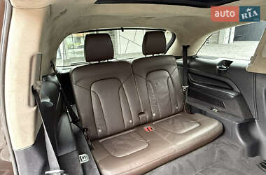 Позашляховик / Кросовер Audi Q7 2011 в 