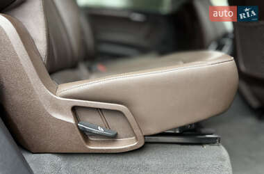 Позашляховик / Кросовер Audi Q7 2011 в 