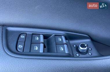 Позашляховик / Кросовер Audi Q7 2021 в 
