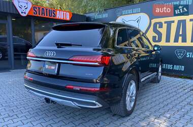 Позашляховик / Кросовер Audi Q7 2021 в 