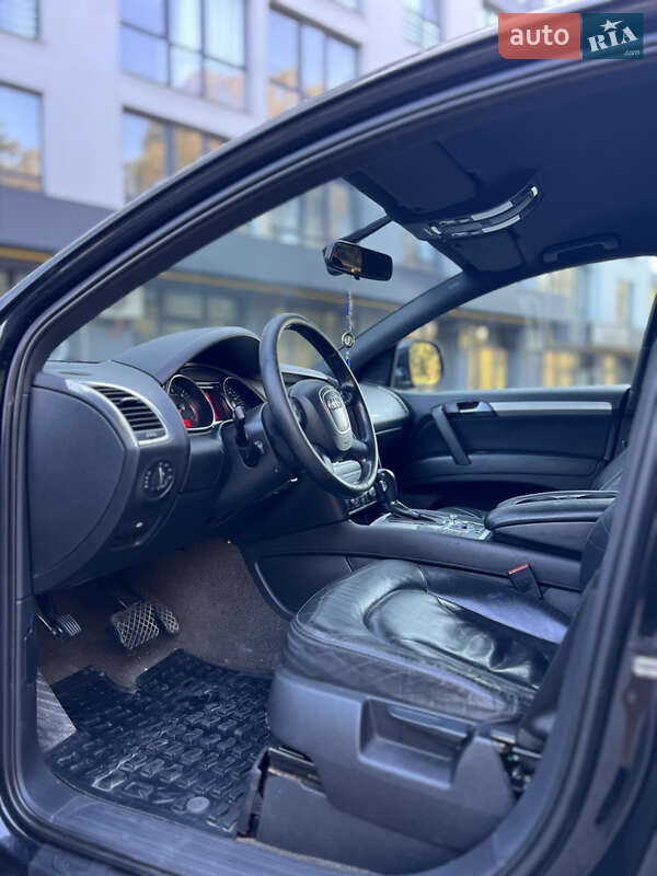 Внедорожник / Кроссовер Audi Q7 2006 в Новояворовске
