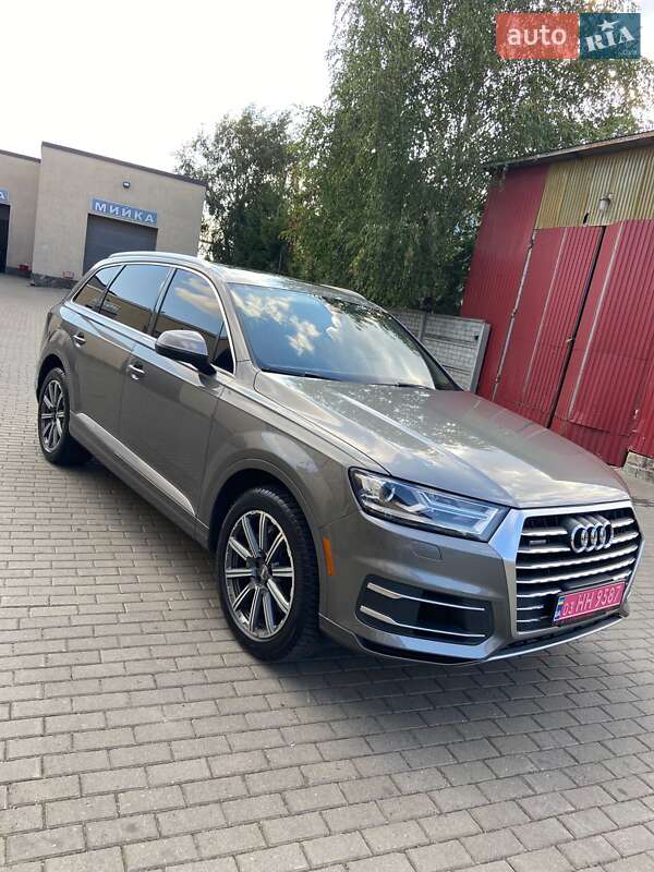 Внедорожник / Кроссовер Audi Q7 2017 в Владимире