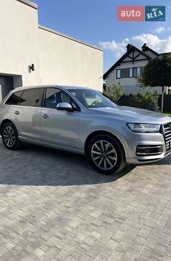 Позашляховик / Кросовер Audi Q7 2018 в 