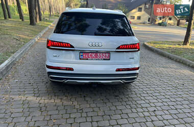 Внедорожник / Кроссовер Audi Q7 2020 в 