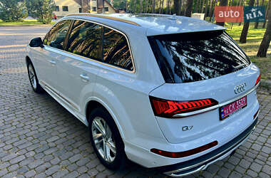 Внедорожник / Кроссовер Audi Q7 2020 в 