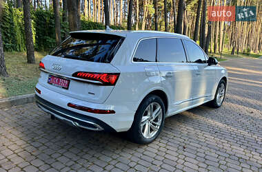 Внедорожник / Кроссовер Audi Q7 2020 в 