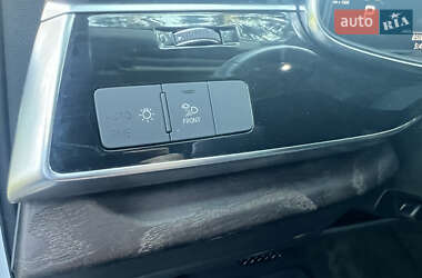 Внедорожник / Кроссовер Audi Q7 2020 в 