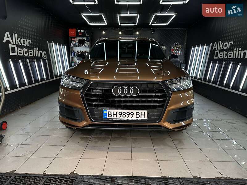 Позашляховик / Кросовер Audi Q7 2017 в Одесі